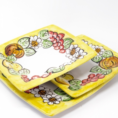 Set 3 piatti quadrati (piano, fondo, frutta/dolce) - Decoro Fiori e limoni  su fondo giallo - CERAMICA VIETRESE - Eccellenza Artigianale Made in Italy
